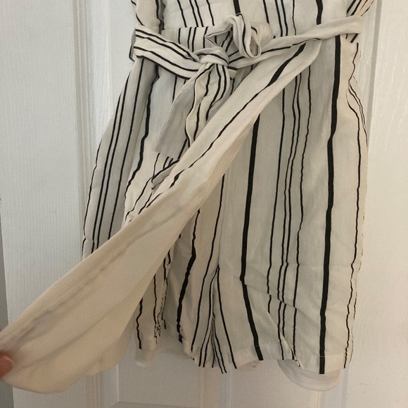 Sugarlips Black and White Striped Romper Casual Wedding Brunch - Picture 4 of 4